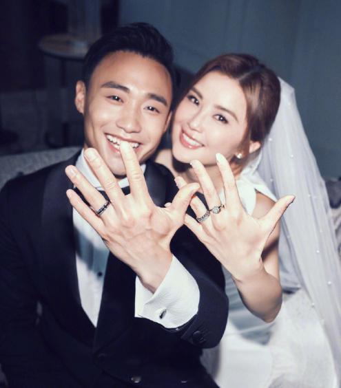 蔡卓妍结婚 woc这么突然吗？我都不知道她拍拖捏！这次真的“最后变天后 变新娘 