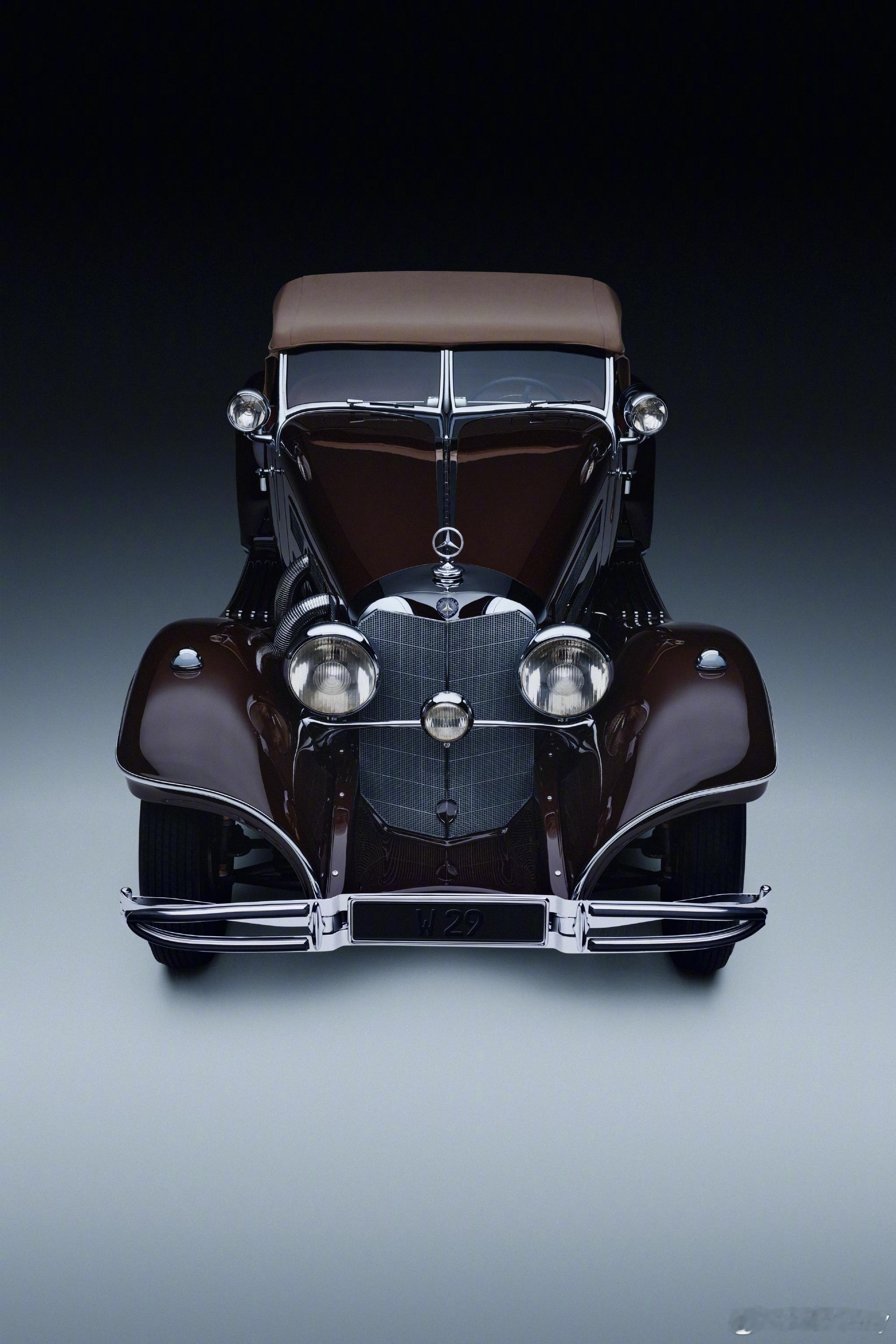 140年前，卡尔·本茨攒出一辆铁皮三轮，大概自己都没想到，他拧上的不是螺丝，而是