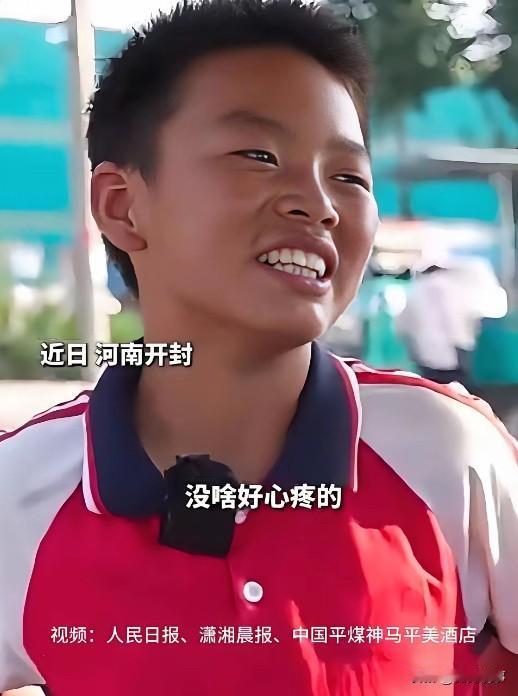 13岁的男孩秦浩天成了全网最火的人，帮着残疾人舅舅舅妈卖西瓜，年少的浩天帮残疾舅