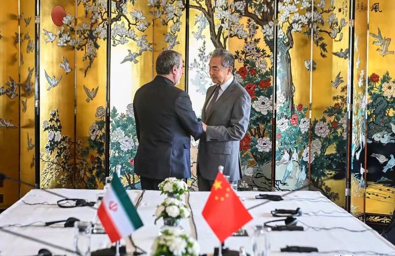 现场，伊朗答应中国了。6月22日，王毅在新德里会见了伊朗最高国家安全委员会副秘书