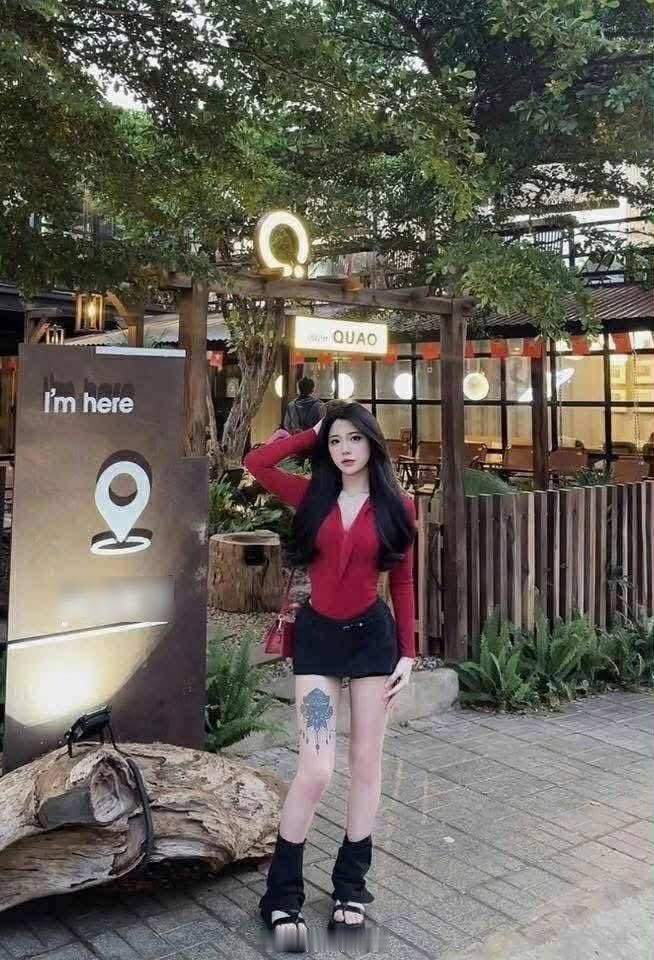不要随便在互联网晒纹身不然临时爱情故事很容易编不下去的 ​​​