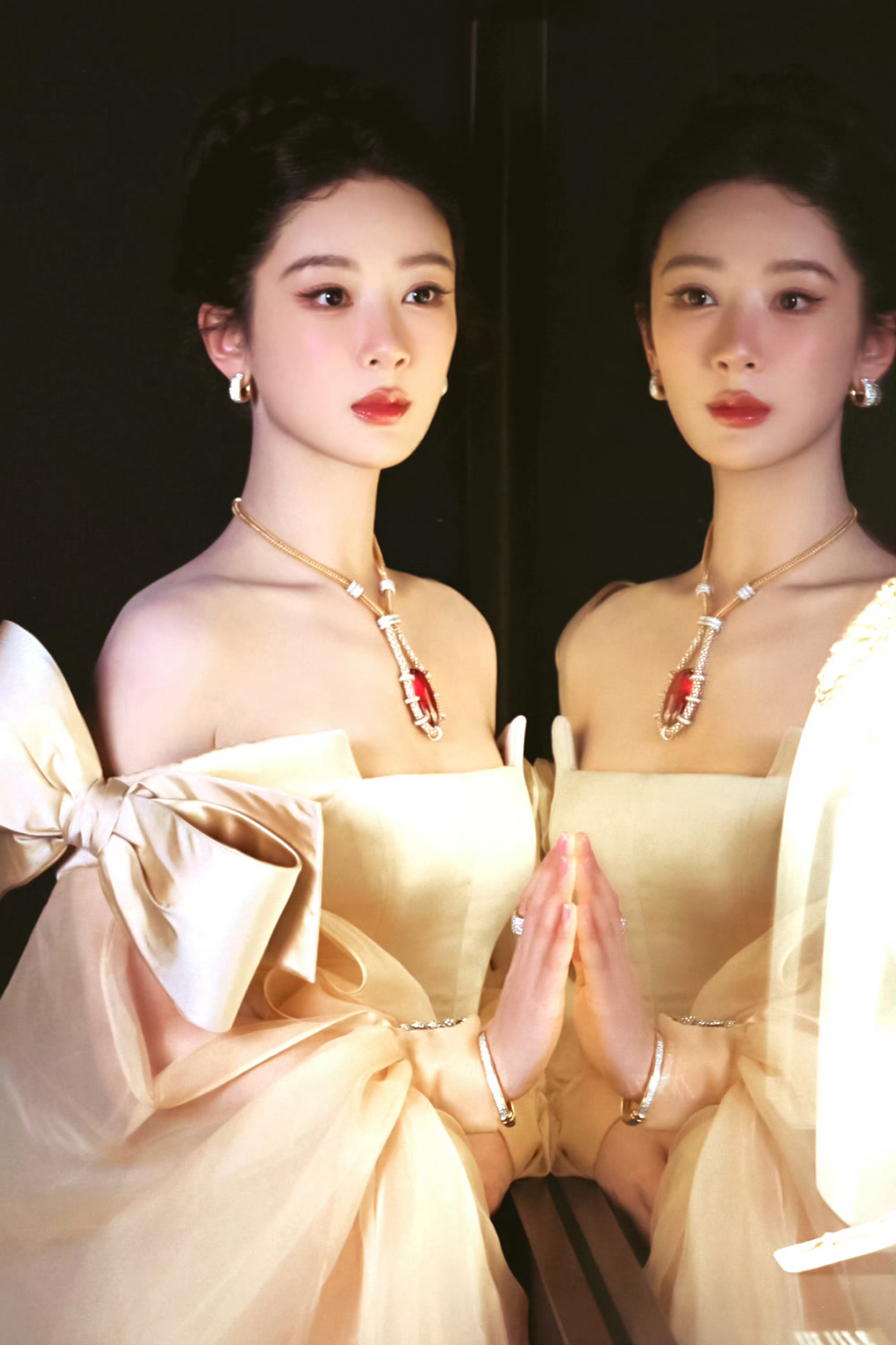 杨紫  yz杨紫董竹君 yz杨紫玉兰花开君再来 "我执笔卷写你的青春，远方的光与