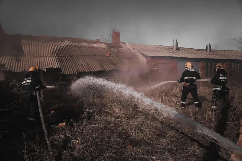 1月18日，新疆青河县气温骤降至-42℃，体感温度低至-51℃，就在这样的极寒中