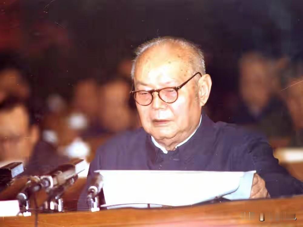 一句肯定，读懂老一辈革命家的相知与包容
 
1952年薄一波反映叶帅情况后，毛主