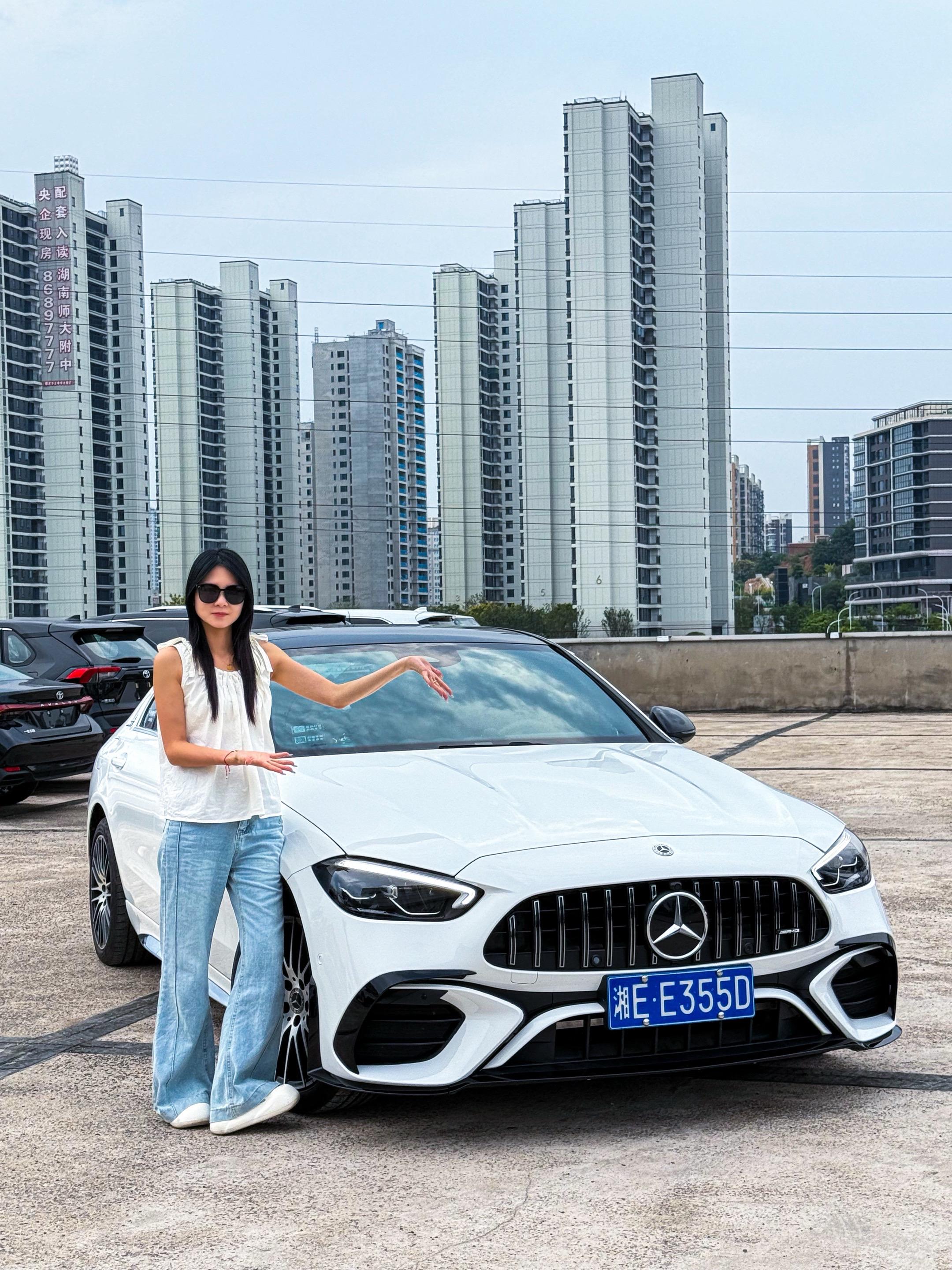 给你25万 你会选择25岁的她还是25款的奔驰C？