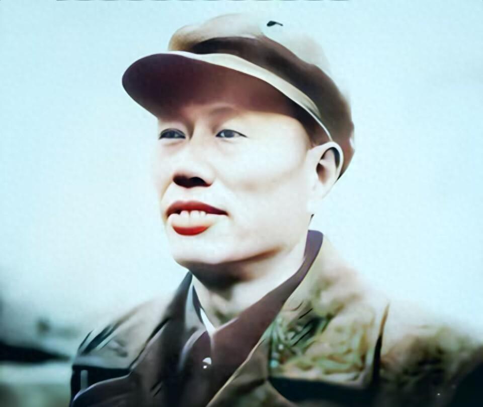 四野组建四大兵团时唯一空缺司令，为何最后韩先楚竞争不过邓华拿下这个位置？
194