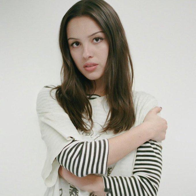 OliviaRodrigo 【Olivia Rodrigo新专辑蝉联Billbo