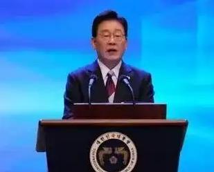 李在明，动手了！
 
谁也没有想到，李在明会下达如此雷霆的命令：清算韩奸！
 