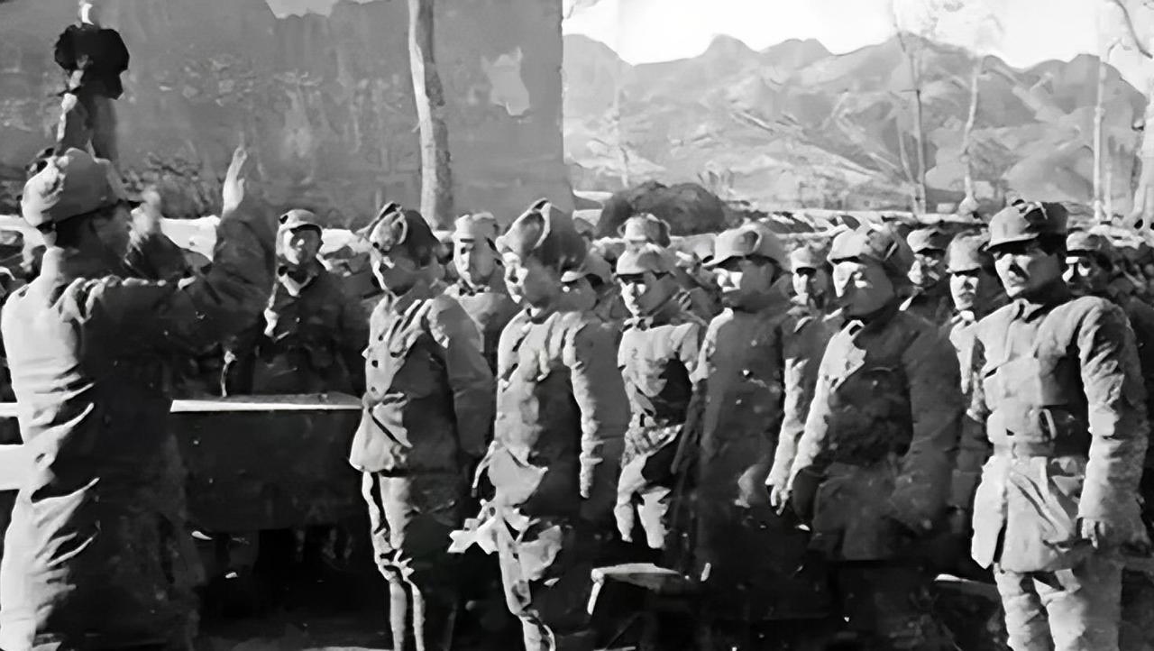 四百个女人跟着队伍走，八路军管不管？司令员真敢带老婆上战场？。
八路军收编的部队