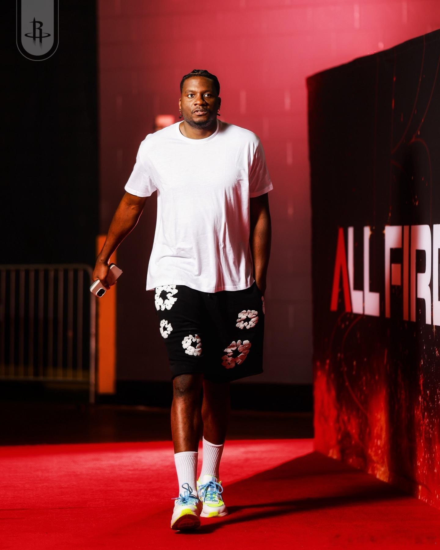 火箭潮男今日入场帅照📸休斯顿火箭快船vs火箭休斯顿火箭