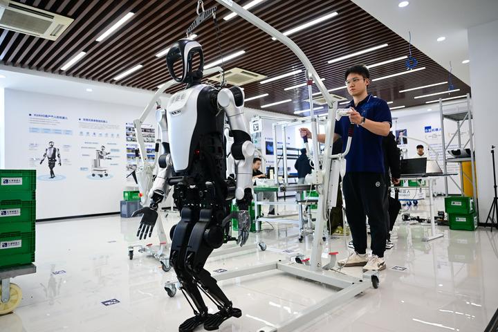 西班牙学者深度走访中国：多元发展“马赛克”惊艳全球
 
西班牙工人社会党成员巴勃