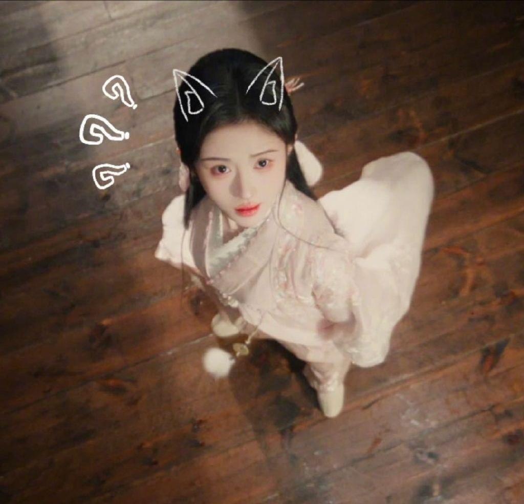 鞠婧祎换了露芜衣头像小鞠这波是真·沉浸式带角色营业吧！一大早自己换头像，还是巨有