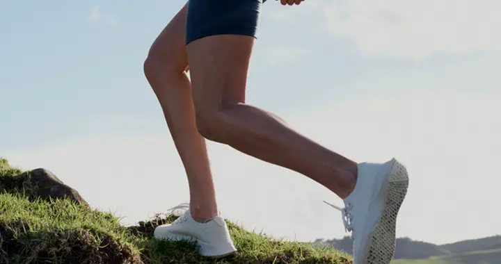 魔幻...硅谷精英最爱潮鞋转型AI算力基建，股价单日狂飙数倍