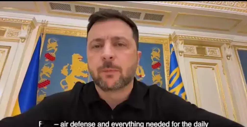 11月26日，泽连斯基发表晚间讲话时谈国土防空、人员补充与前线局势。今日，我主持