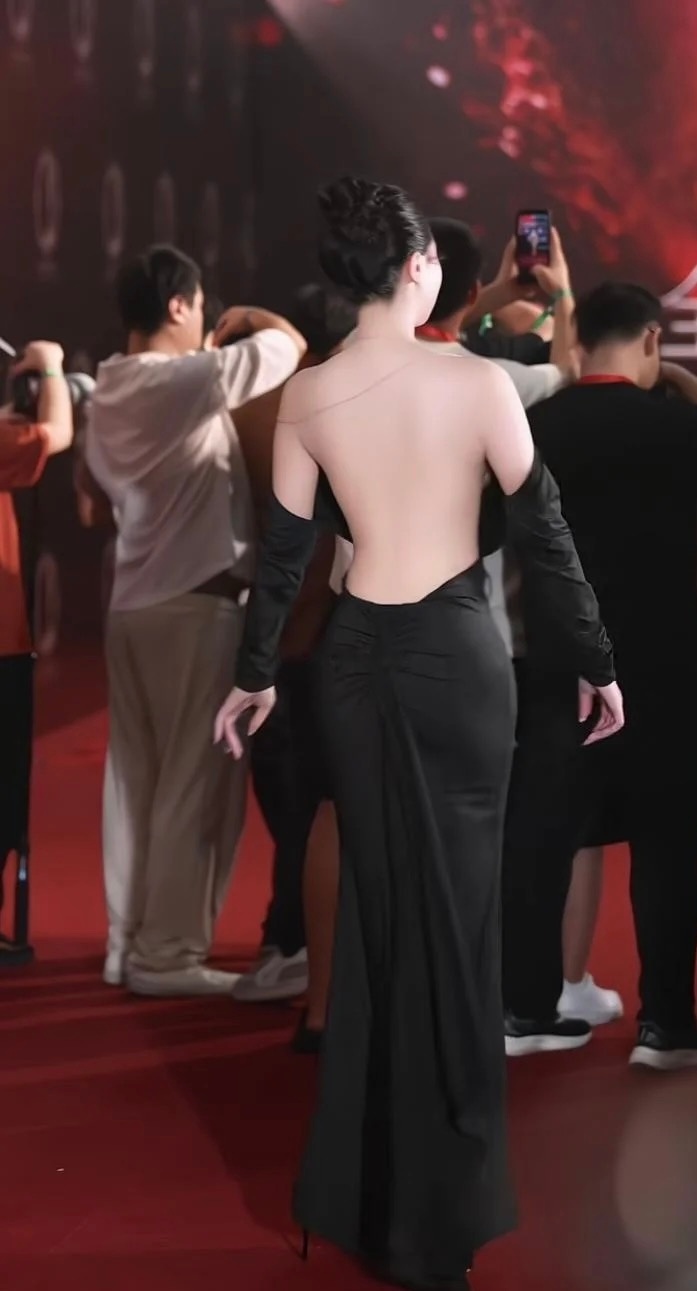 终于知道什么是美背了！ 