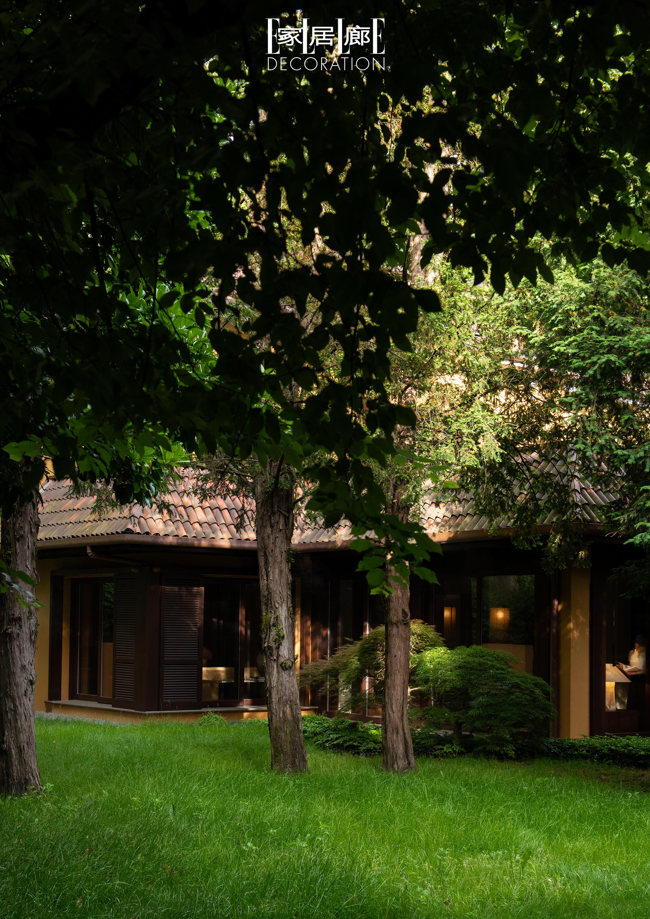 意大利百年老宅中的“阴翳美学”。蒙扎市中心的别墅里，藏着一片带着日式野...