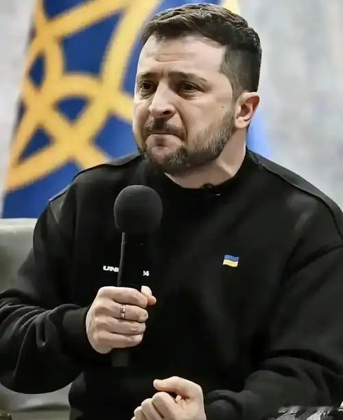 泽连斯基确实没跑、没跪、没投降，但事实上，他对乌克兰造成的伤害，远大于任何人。如