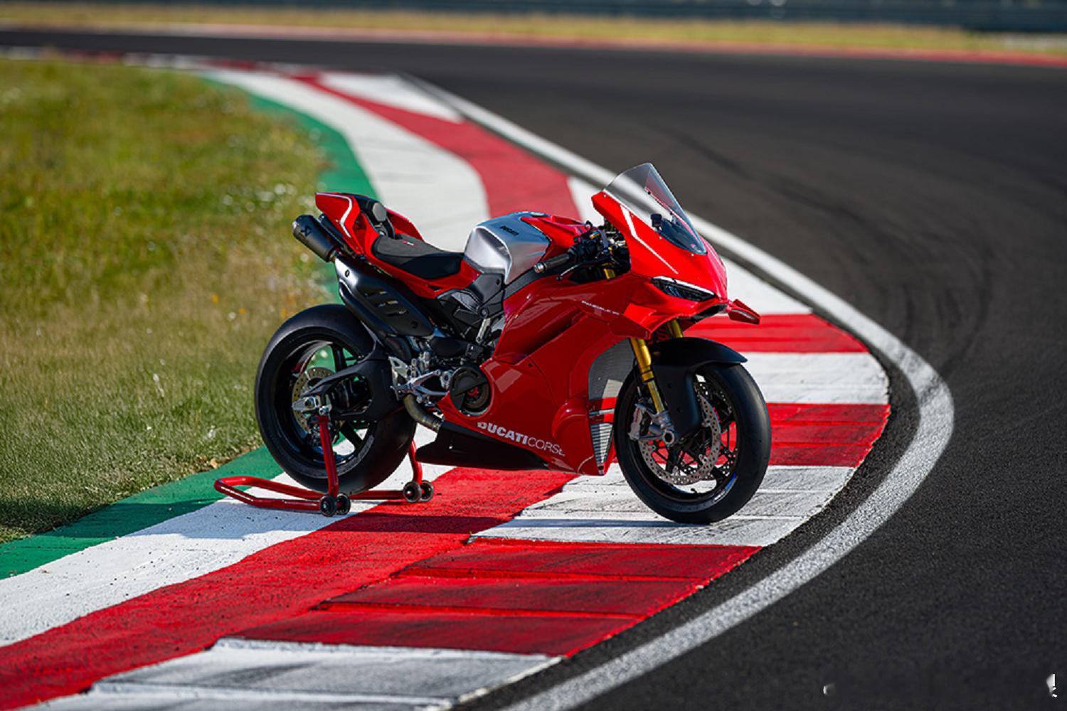 大V聊车 近日，杜卡迪发布了全新Panigale V4 R。全新Panigale