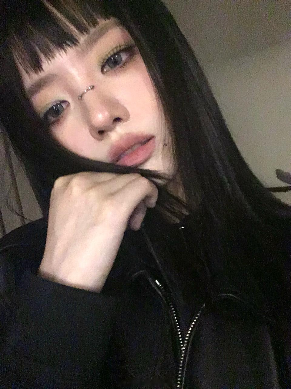 - ​​​