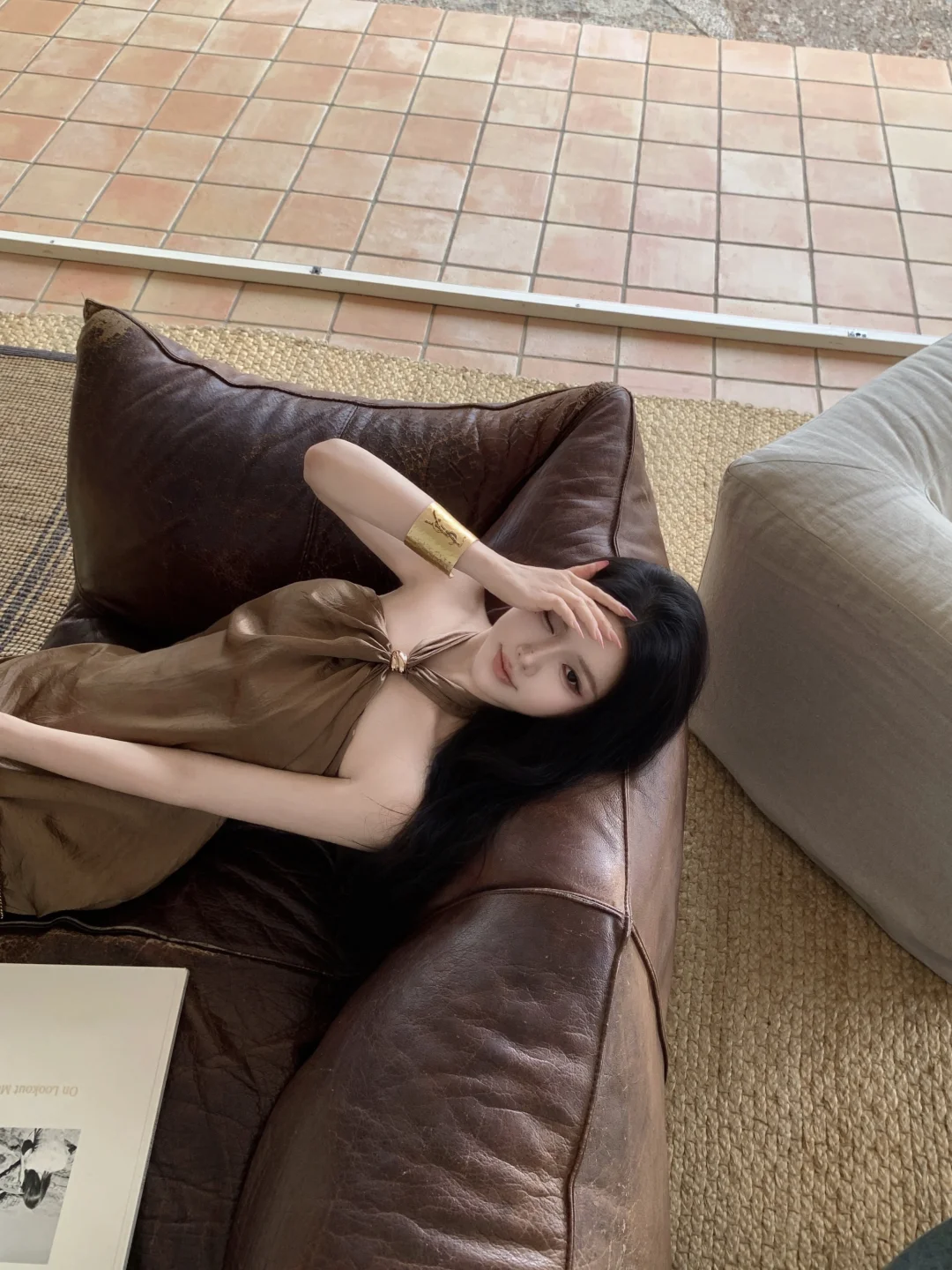 只需稍微释放魅力…