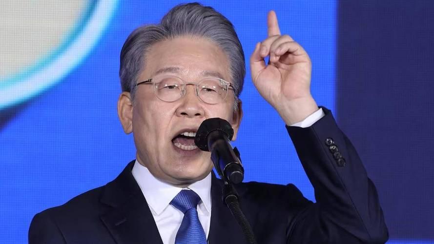 事态已升级，李在明或要派兵！韩国货船被炸，特朗普认定伊朗干的！
当地时间5月4日
