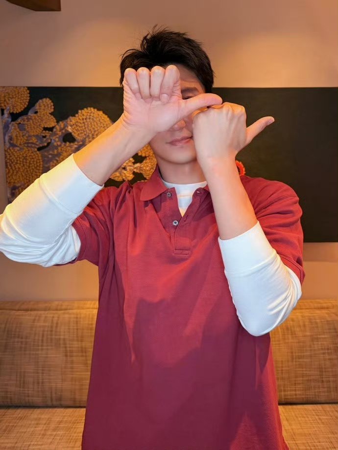 导演不喊cut黄景瑜能一直演 被《岁月有情时》直播笑到！黄景瑜即兴现挂太绝，不喊