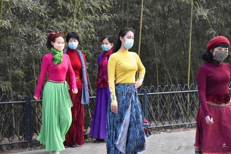 头条的“冬日生活打卡季”活动太诱人啦！奖金升级不说，集拼图还能领6万元冬日红包，