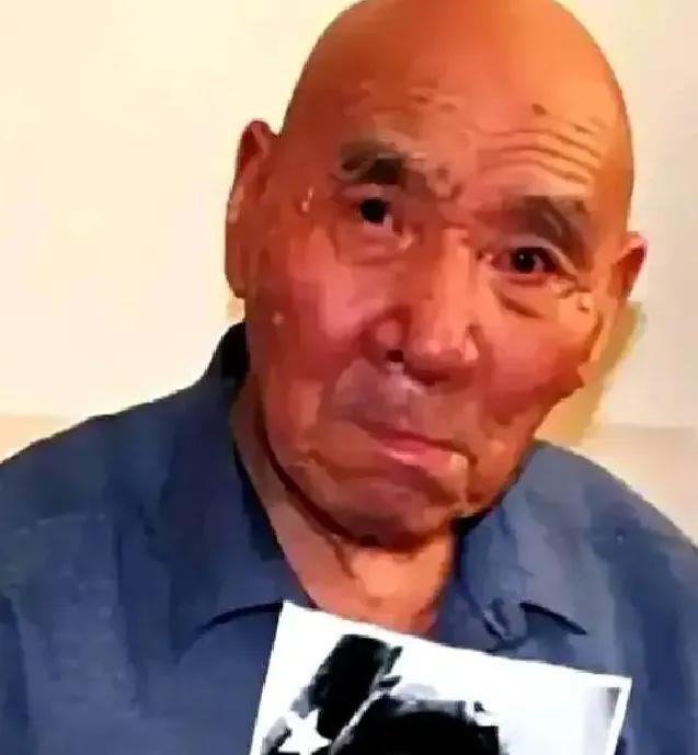 1953年，志愿军“打坦克英雄”苏吊蛋受到了毛主席的接见，毛主席觉得他这个名字