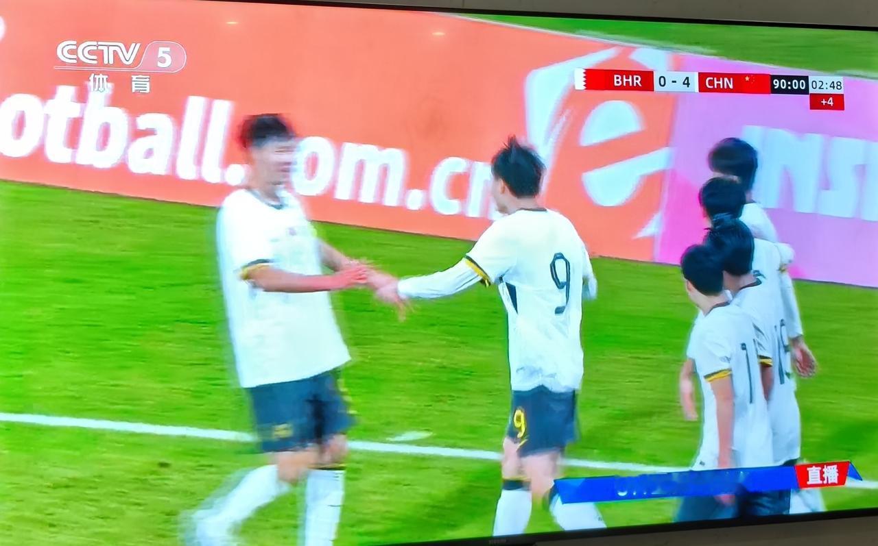 张伯霖右脚卸球，左脚打门！4：0！U16国足大胜巴林！亚洲杯预选赛开门红！[赞]