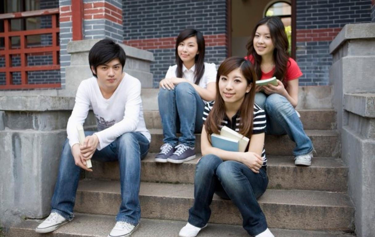 学习是一场循序渐进的成长修行，不同学段，藏着不同的成长真谛。
 
小学拼习惯，是
