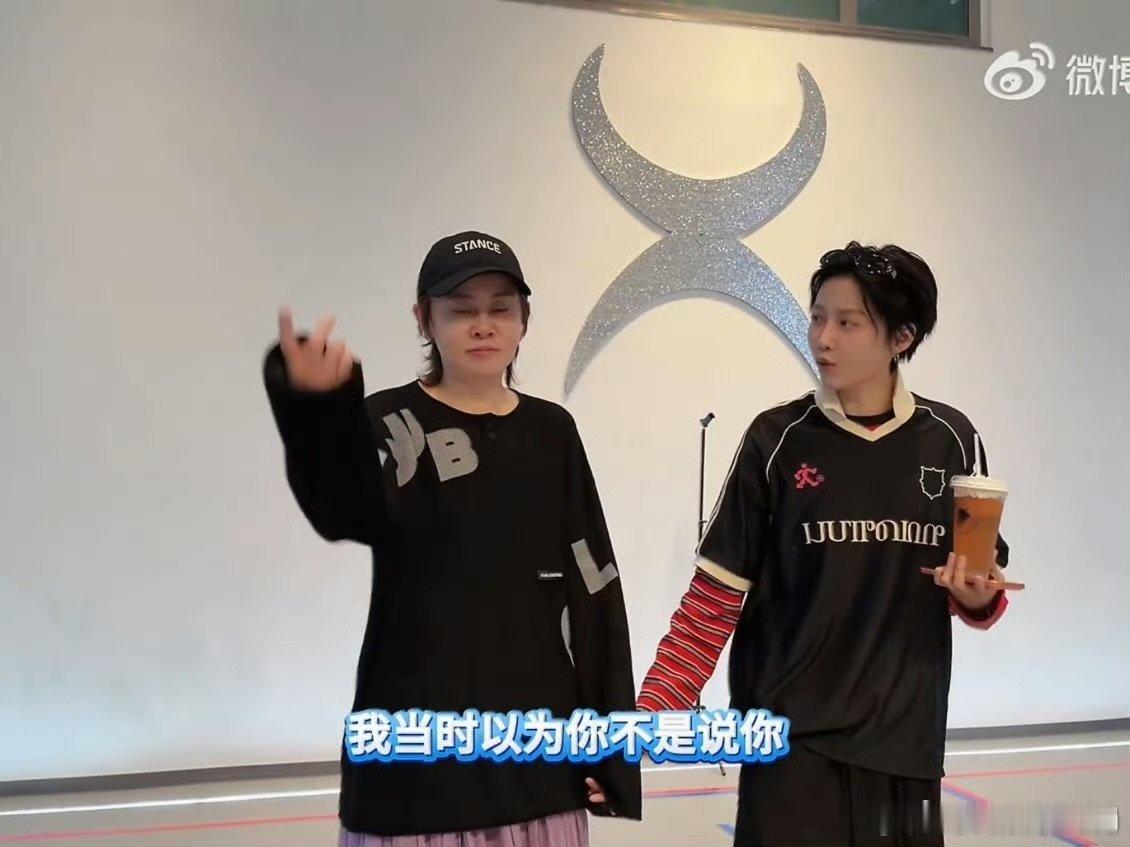 刘雨昕锐评王濛粉裙造型 乘风2026很难得见到王濛的粉裙造型，热舞登场自带新鲜感