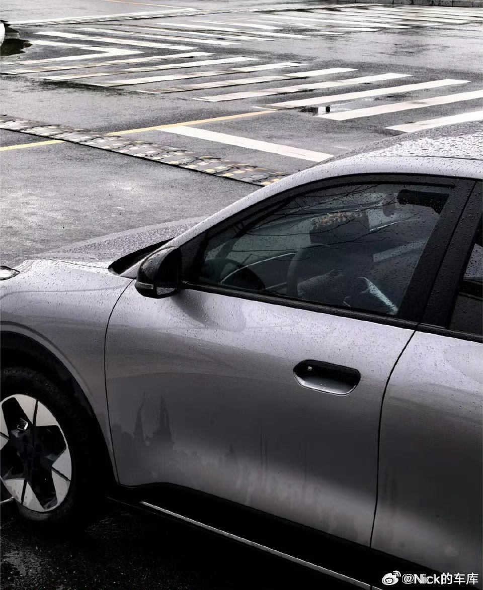 吉利汽车 有谁能懂冬天开着小星愿通勤的含金量🤩🤩🤩 