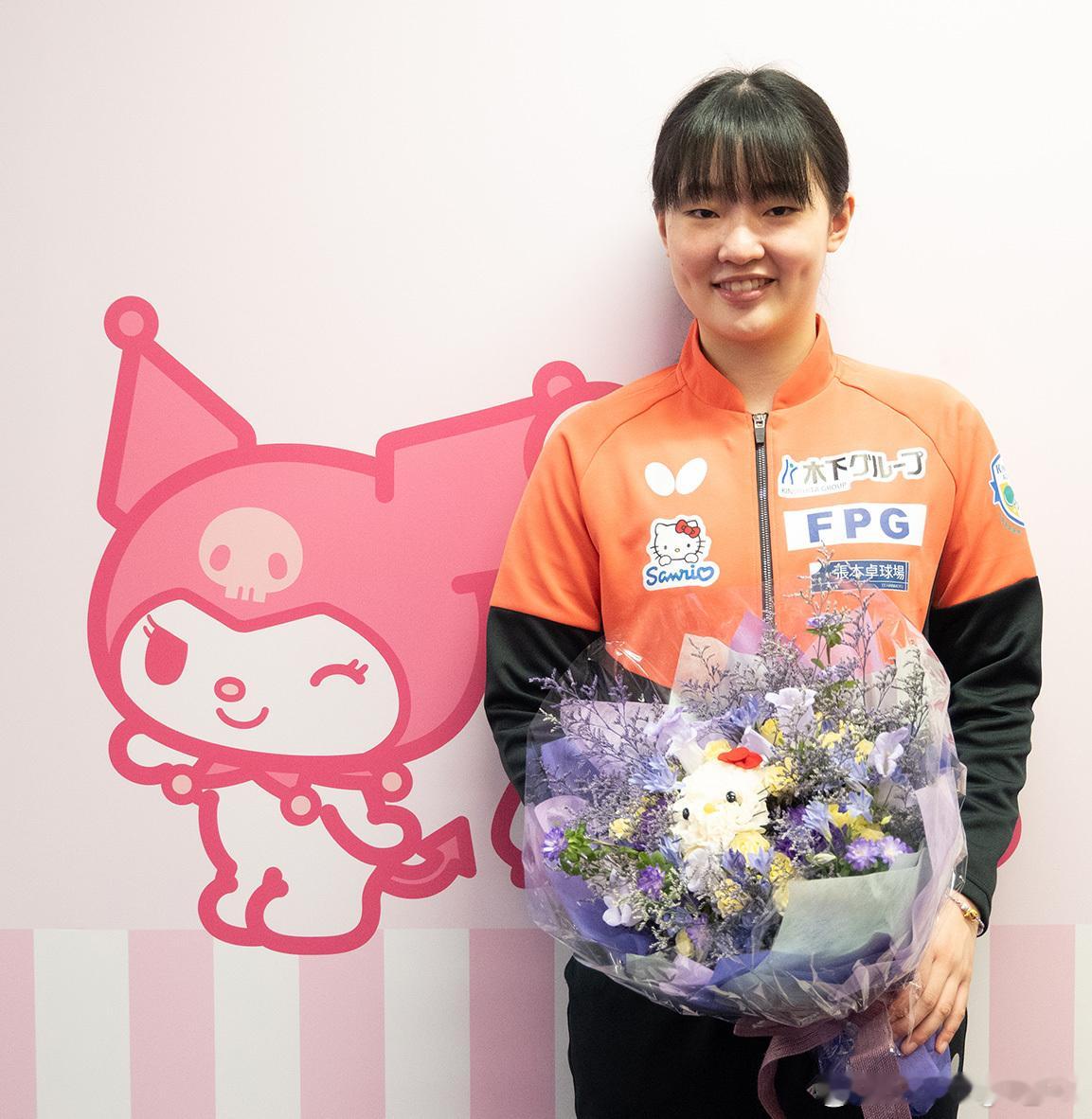 三丽鸥官方账号：上周，Sanrio 支持的乒乓球选手张本美和 来到了三丽鸥总部✨