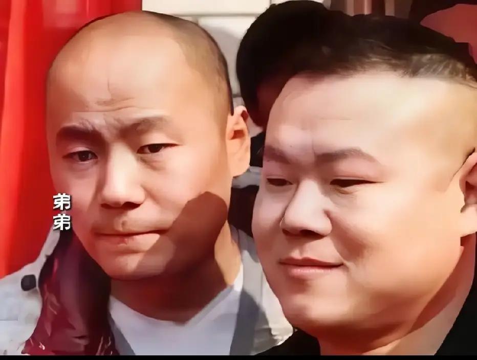 这哥俩，眉眼之间最像了？