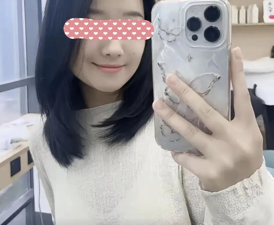 27岁女子三亚游玩被蛇咬伤身亡！
目前大概过程大家都知晓了，有两点让人意难平：