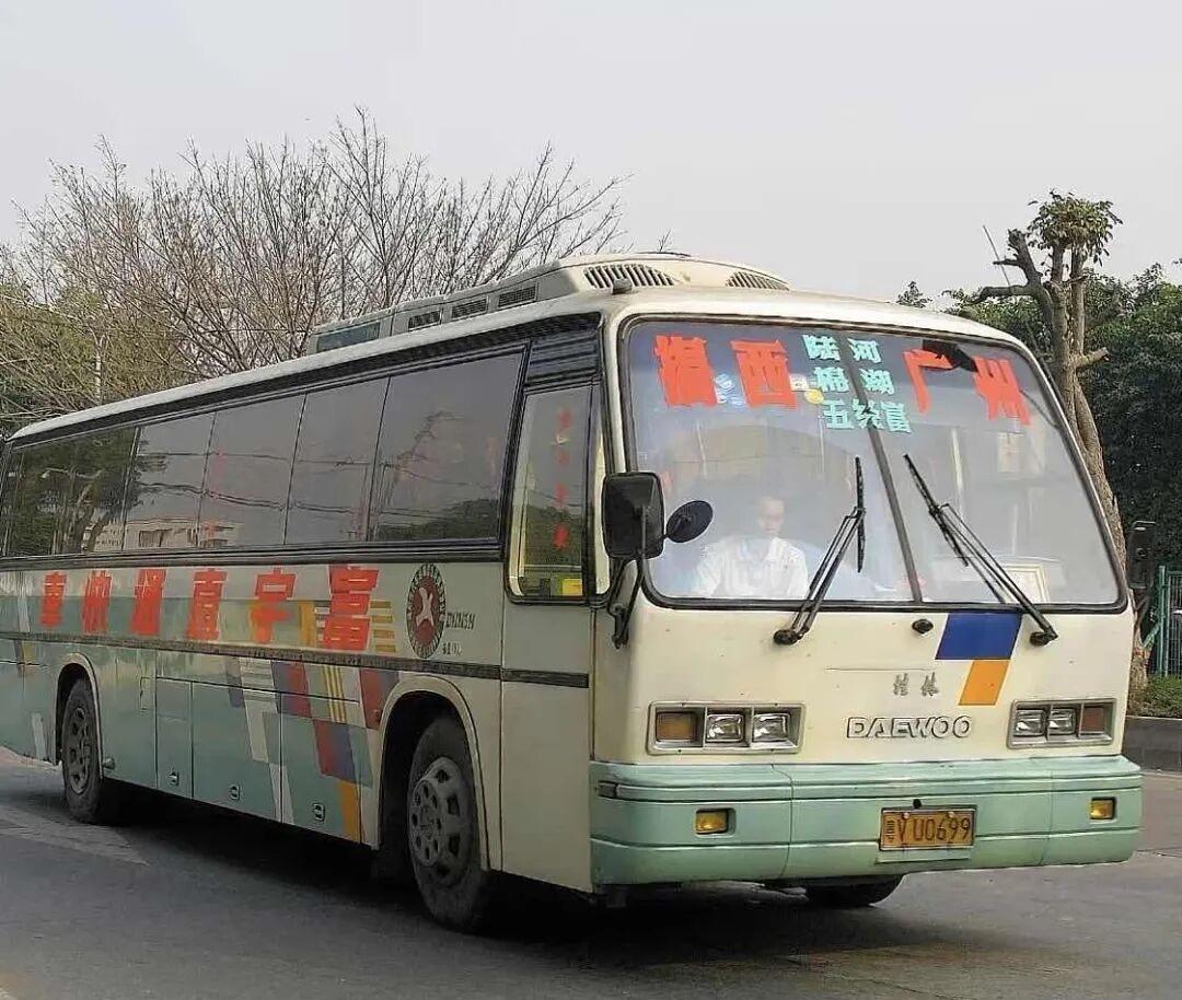 90 年代， 家喻户晓的桂林大宇BH115H空气悬挂公路客车，是中韩合资桂林大宇