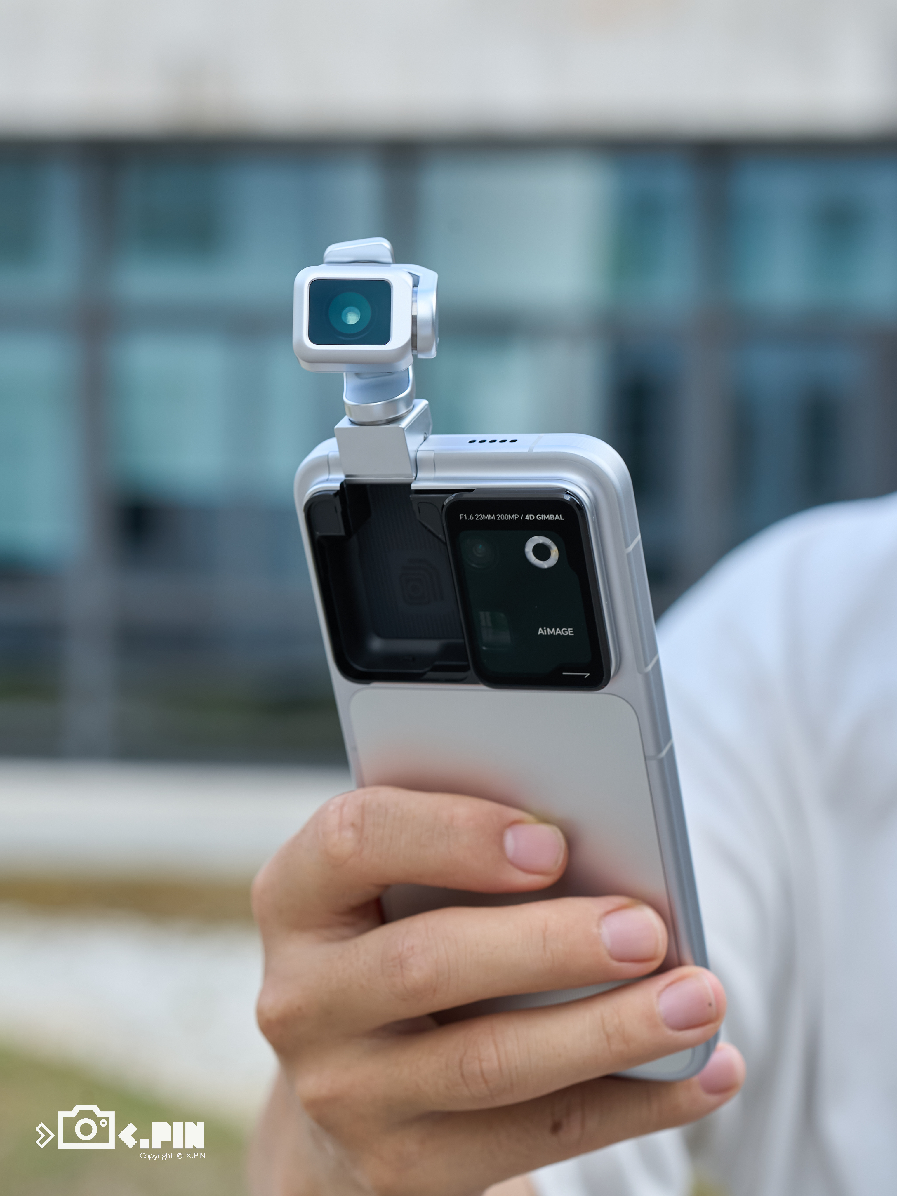 #差评说数码# 说实话第一次看到荣耀 Robot Phone 的爆料还以为闹着玩