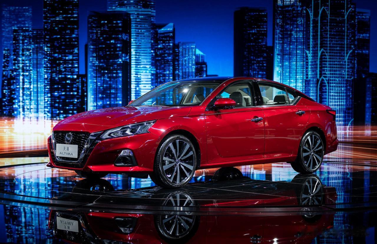 39192辆！日产天籁上半年的月销量可以说是起起伏伏！只有六月份是破万的1112