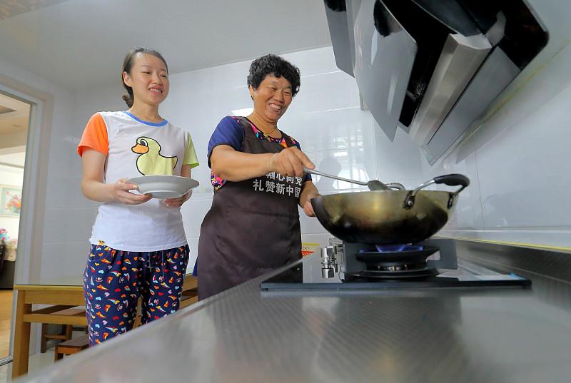平平淡淡的日常，才是最踏实的幸福
 
越长大越发现，生活最珍贵的，从来不是大起大