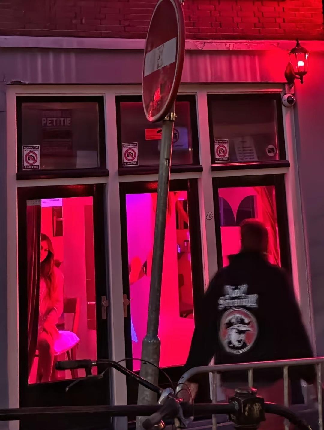 意甲球员嫖娼派对受害者超百人意媒：米兰买春案涉案球星或涉及阿什拉夫、巴斯托尼、吉