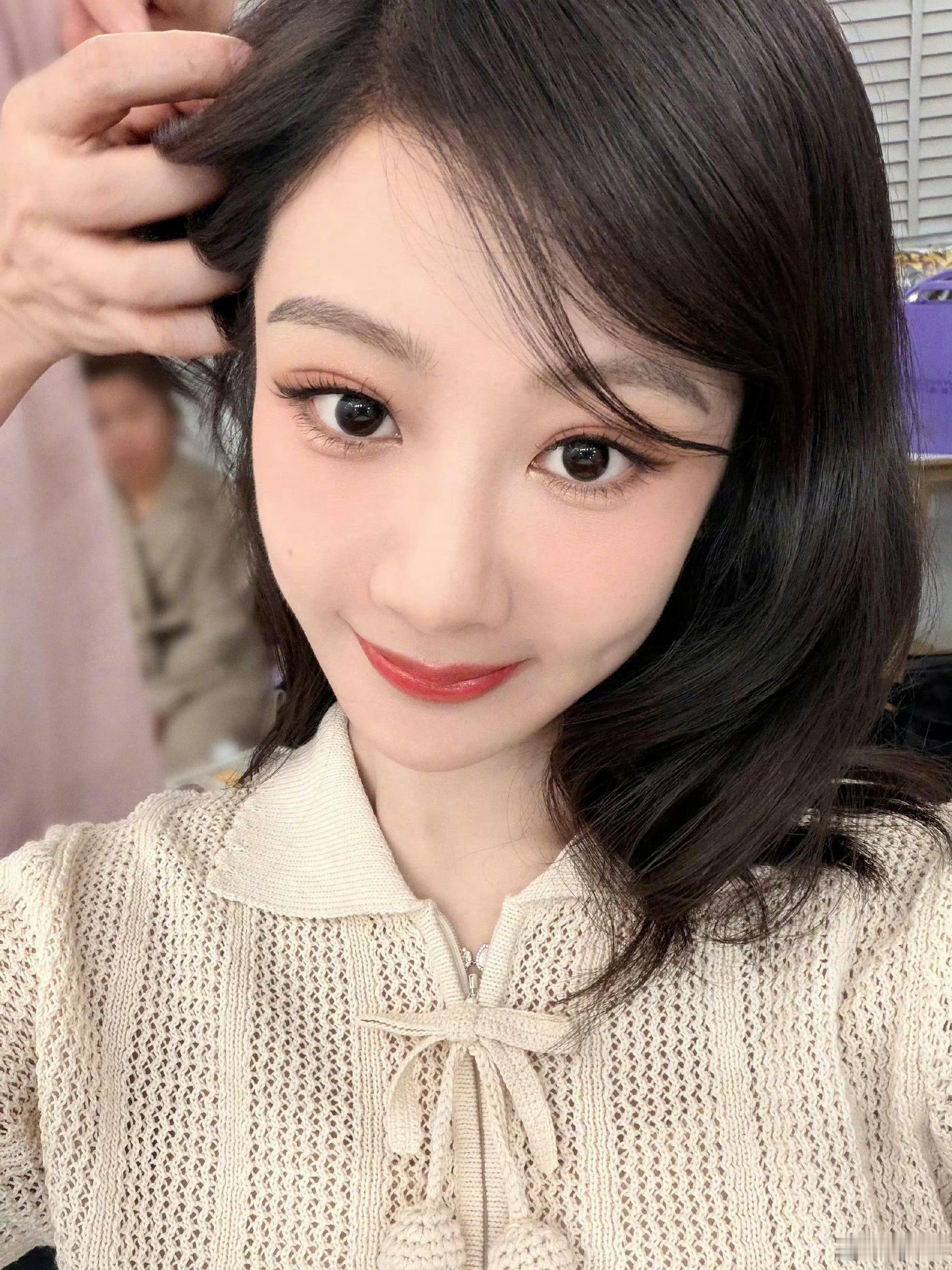 “素未谋面，心动是我送给你的第一份礼物”杨紫
