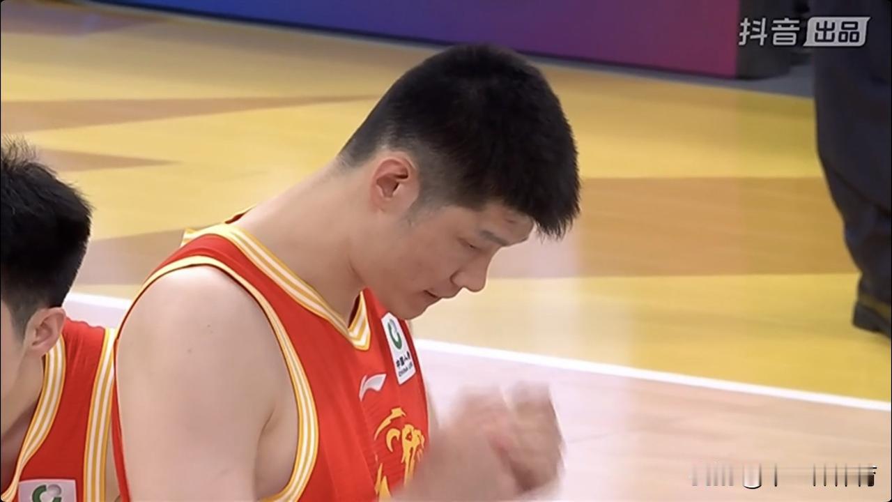 胡金秋狂砍30分拒绝被横扫！CBA总决赛G4：广厦队101-93战胜上海队，古德