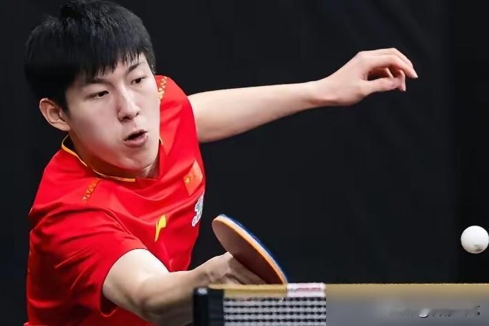 冷门小将，击败世界第三。
国乒男单决赛，冠军注定留在中国。其中一个名字，温瑞博