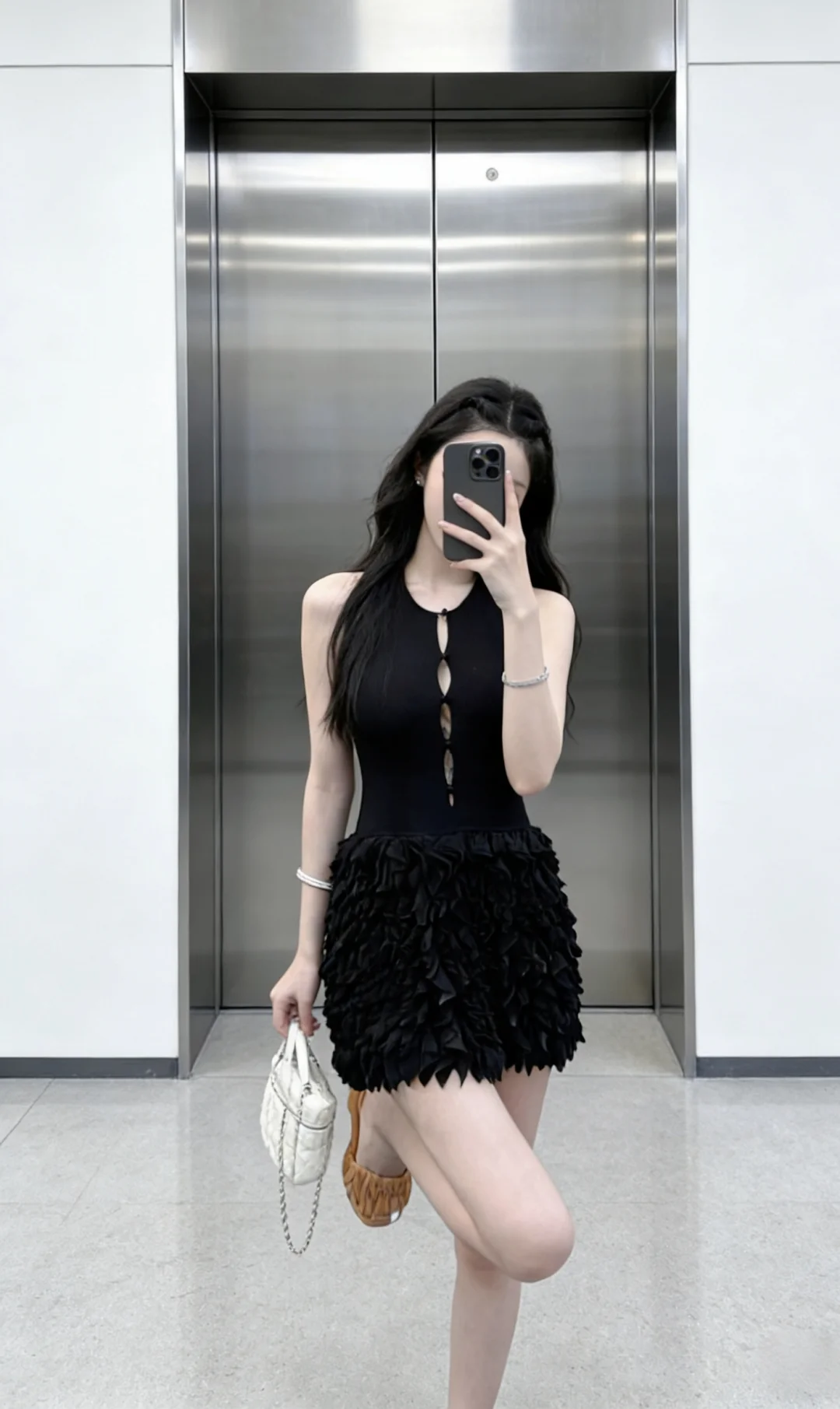 黑色小背心泰！酷！辣！