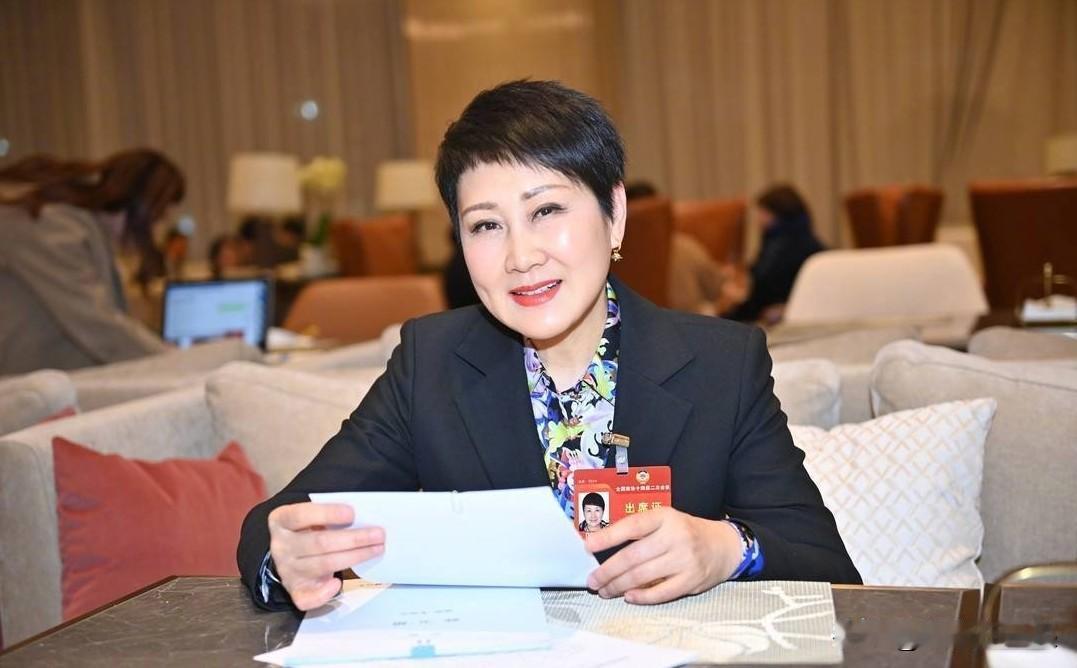 近年来，短视频行业蓬勃发展，优质短视频的影响力日益提升。在今年的全国两会上，备受
