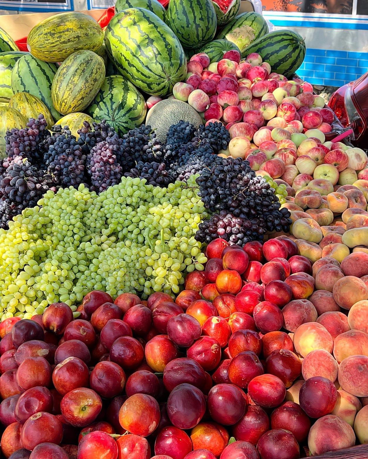 水果挑“大”还是选“小”？记住这5条法则，让你秒变选购高手！

每次站在超市或水