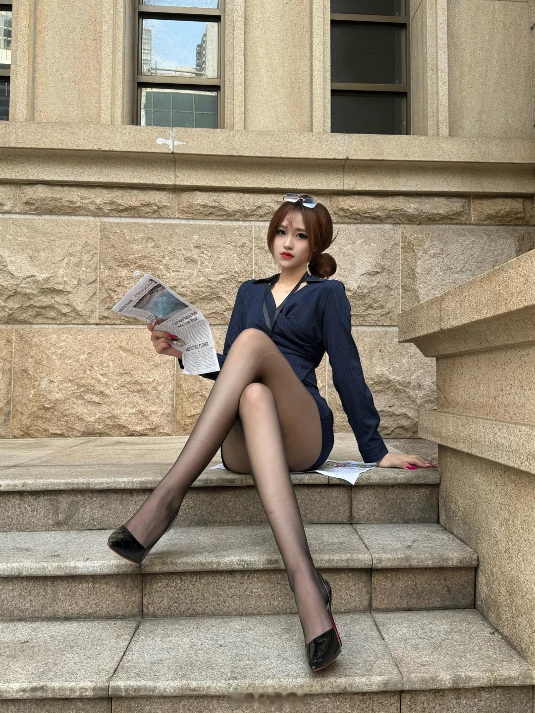 偶尔也要尝试一下御姐风 🕶  ​​​