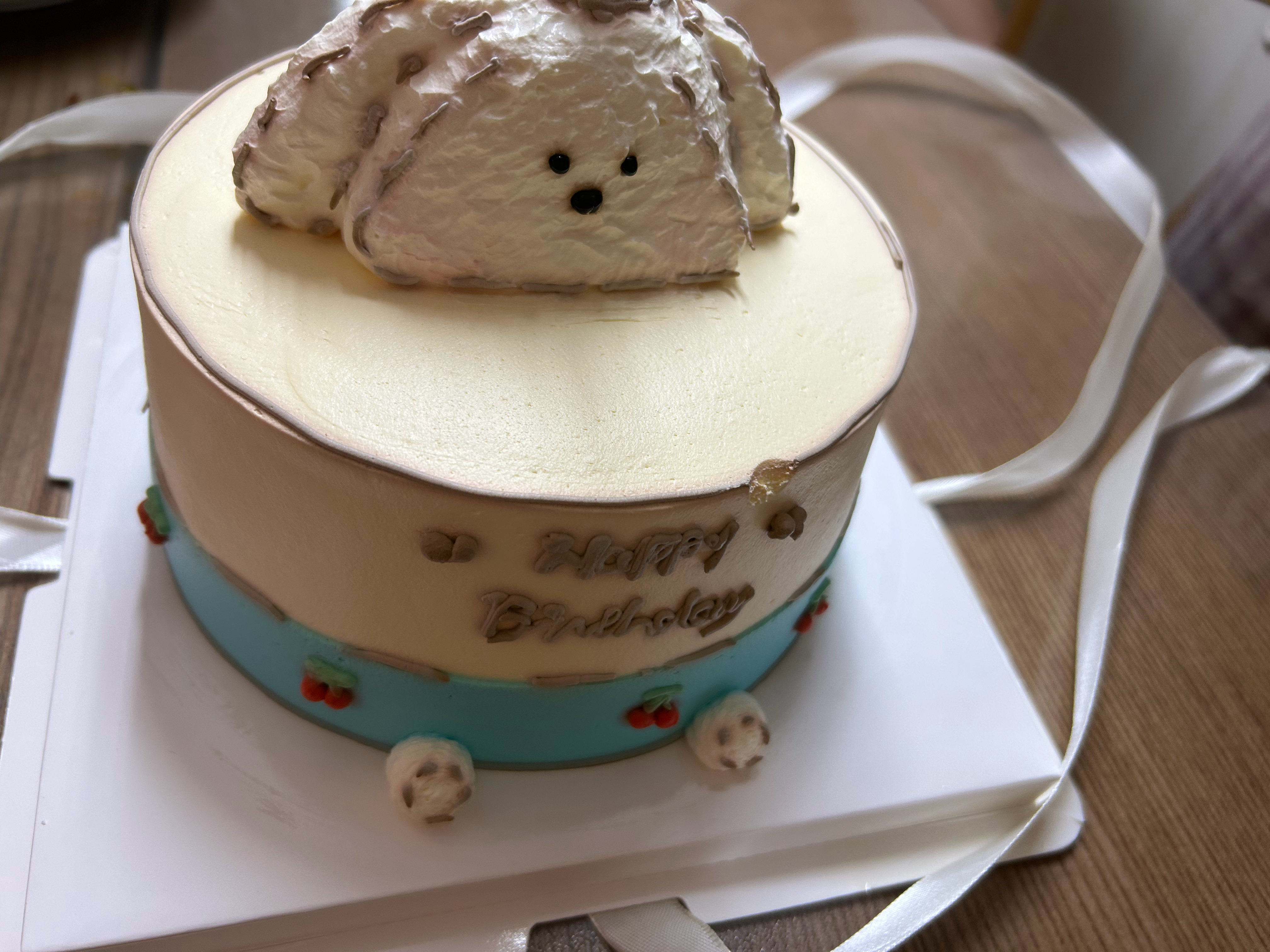 吃生日蛋糕 