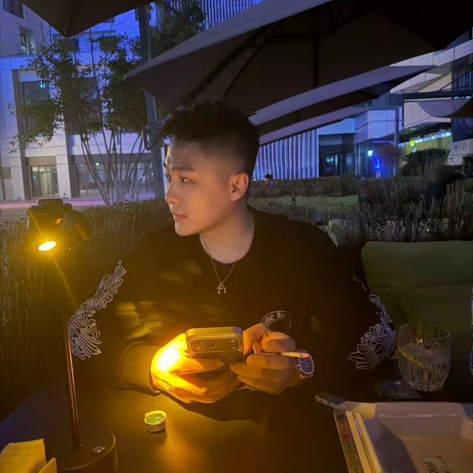 思慕社字母 “我们最大的默契，就是我不联系你，你也不联系我。后来才明白，有些风景