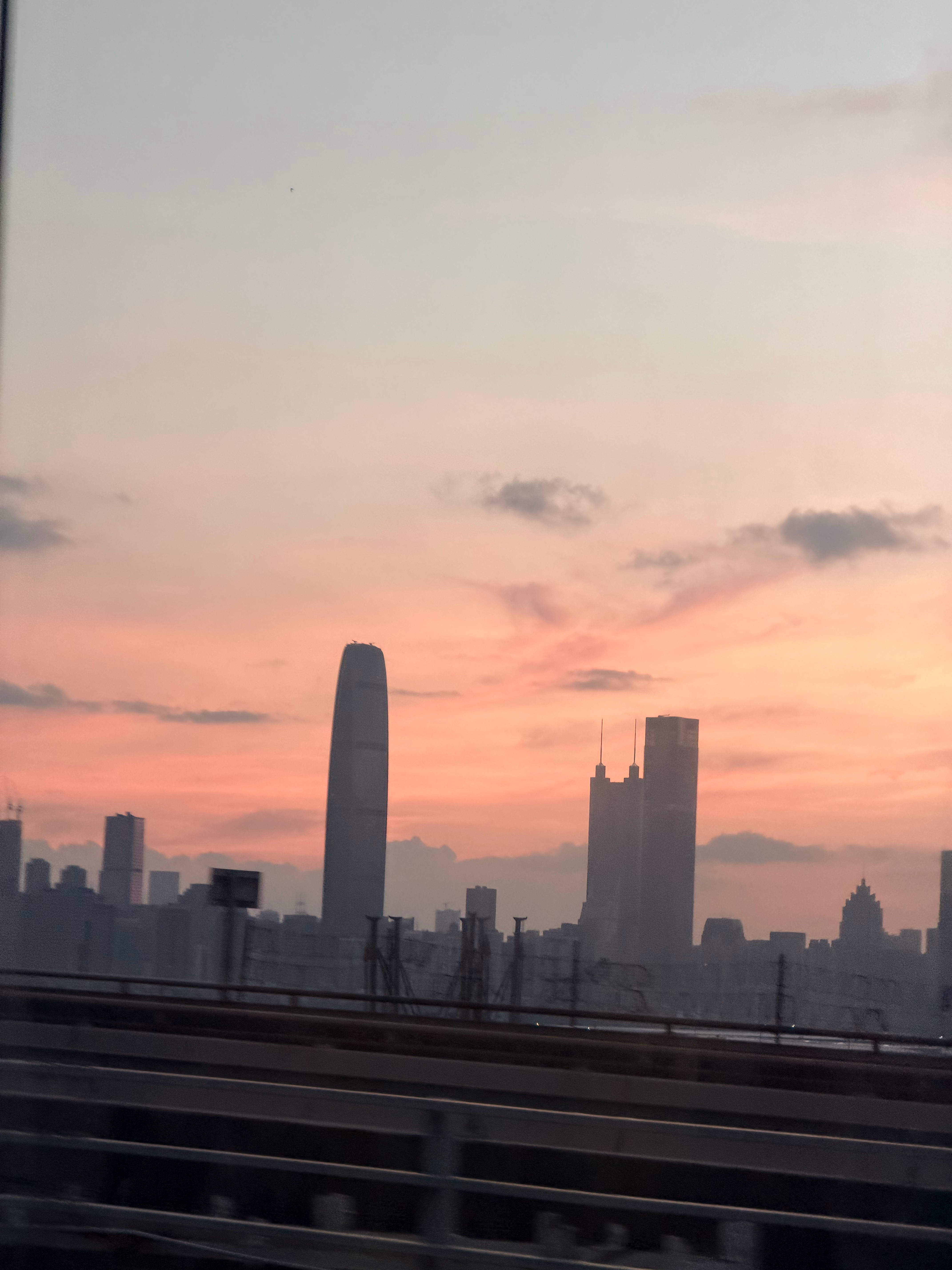 很久没有见过凌晨的深圳了